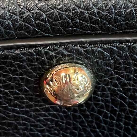 MICHAEL KORS BLACK GOLD SATCHEL HANDBAG/SHOULDER BAG VERY ROOMY NEW ADJ STRAP - Picture 15 of 15